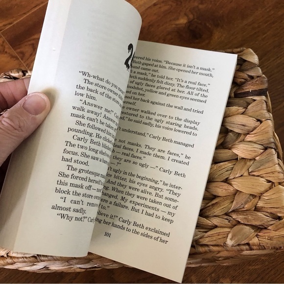 Goosebumps: The Haunted Mask by: R.L. Stine, paperback book - Picture 4 of 6